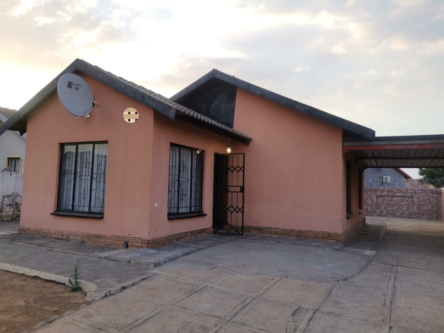 To Let 3 Bedroom Property for Rent in Tlhabane West North West
